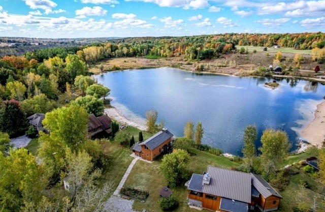 Lakeside Cabin Retreat! Private Lake for Family Vacations and Couples Getaways!