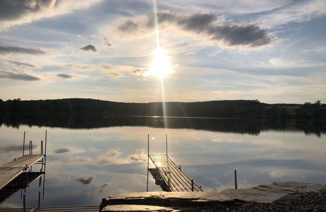 Lakeside Cabin Retreat!