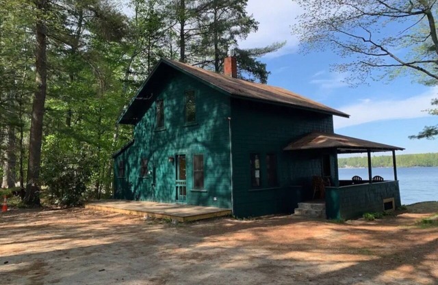 Lakeside Cabin With Private Sandy Beach