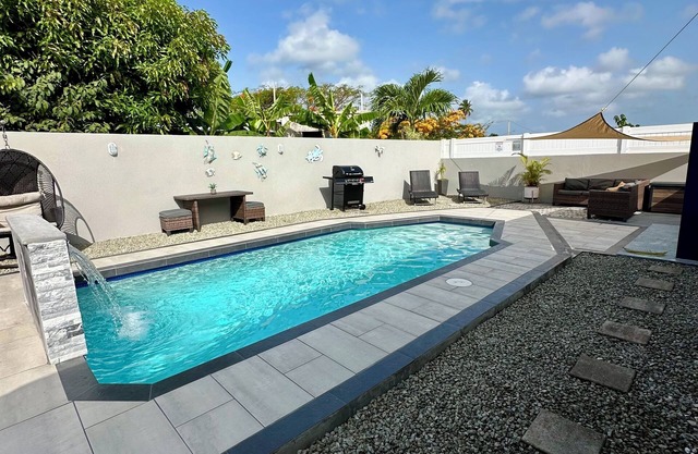 Lakeside Casita+private pool+Grill+ 1.min to beach