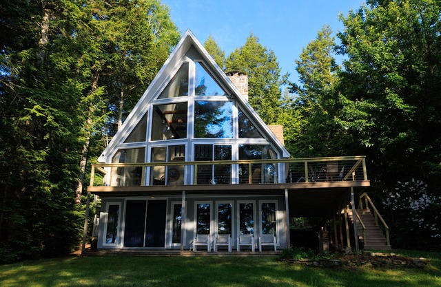 Lakeside Chalet w/ dock and King bed!