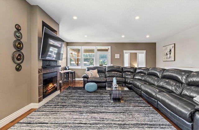 Beautiful Lakeside Condo, boat slip included