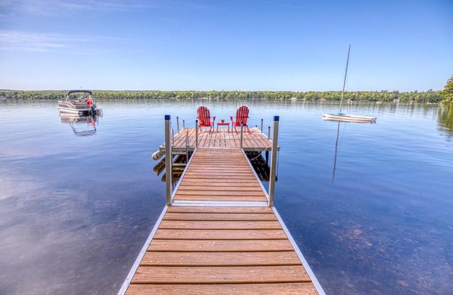 Lakeside Cottages on Toddy Pond