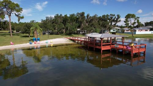Lakeside Cottages