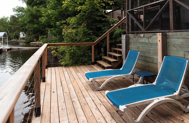 Lakeside Couple's Retreat w/ Hot Tub in the Kawarthas