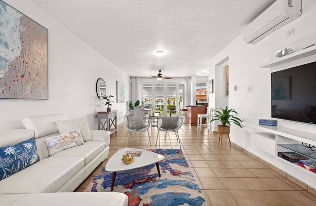 Lakeside Escape | Stylish Unit with BBQ and Pool