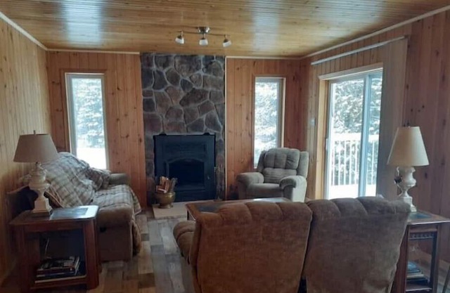Lakeside family getaway, 1 hr from Ottawa-Gatineau