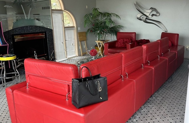 Lakeside getaway w/ double patio + 2 kitchens, a short ride to downtown Detroit
