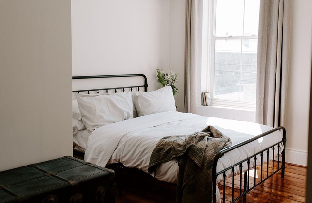 Lakeside Getaway in Marysville, Wolfe Island - Shopkeepers Apartment