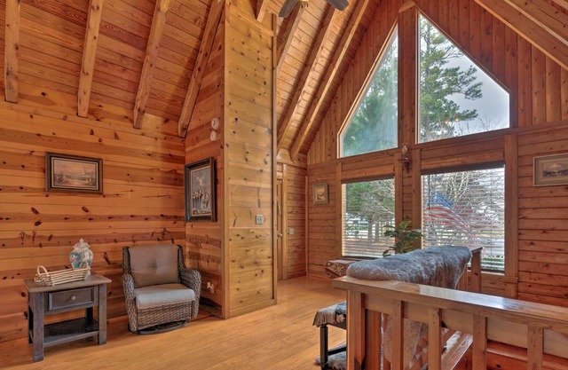 NEU! Lakeside Group Retreat mit privatem Strand und Dock