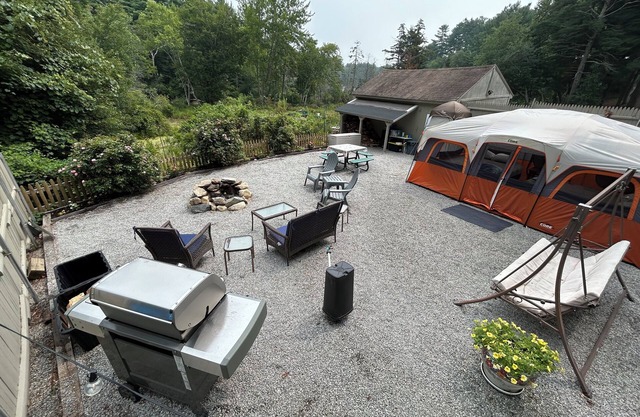Lakeside Haven at the Pines / Tent