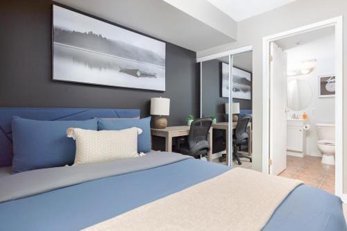 Lakeside Haven - Cozy Townhome in Liberty Village