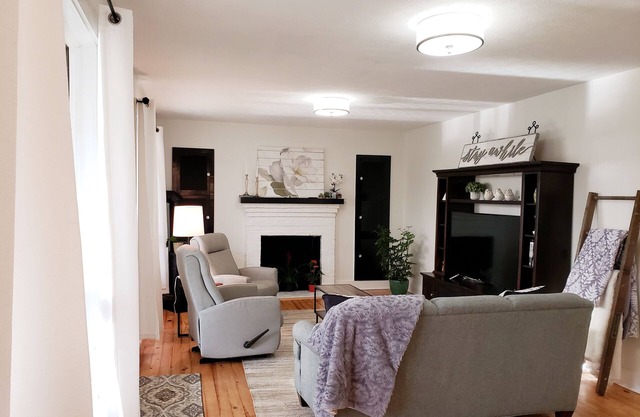 Lakeside Mini Mtn Hideaway, DT Weaverville ~ 0. 8km, DT Asheville ~ 10min