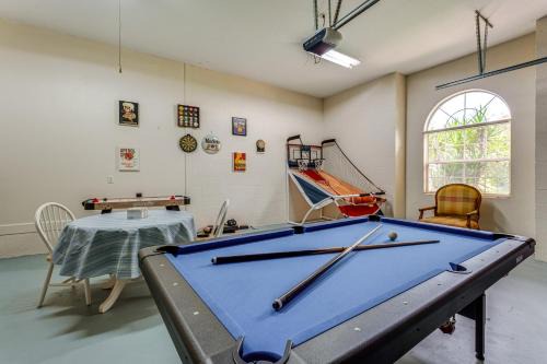 Lakeside Home with Pool and Game Room in Haines City
