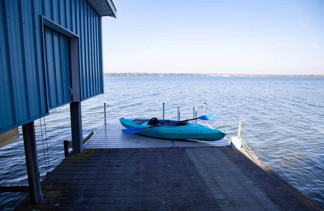 Lakeside Landing Dock, Fire Pit + Boat Rental