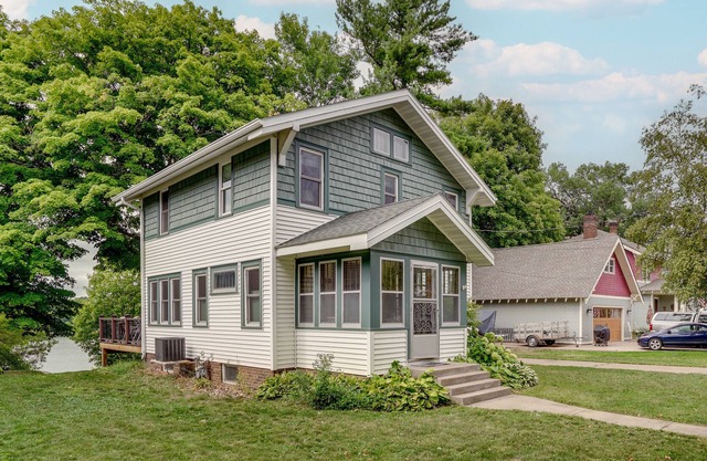 Lakeside Lindstrom Retreat w/ Grill & Dock Access