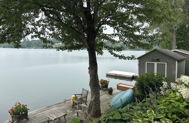Lakeside living !