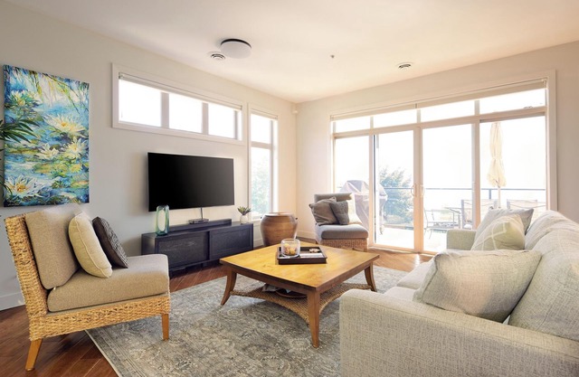Lakeside Luxe Haven