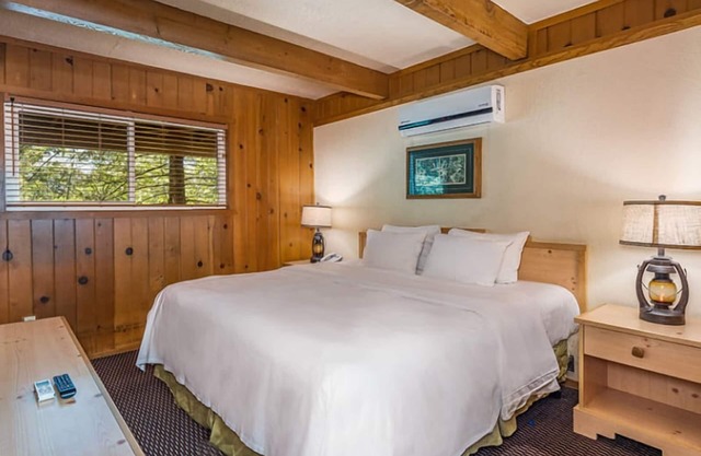 Lakeside Oasis w/ Balcony | Perfect for Nature Lovers & Adventure Seekers