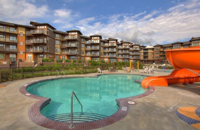 Lakeside/Poolside Suite in the Cove Resort!