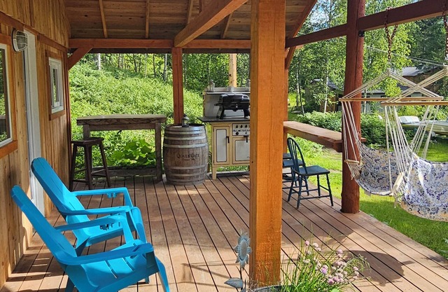 Lakeside Purcell Cabin at Paradise Hills