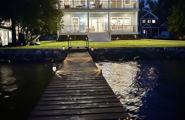 Lakeside Retreat: the comfort of lake life and a short ride to the Track!