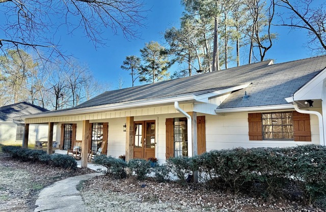 Lakeside Retreat at the Ross Barnett Reservoir