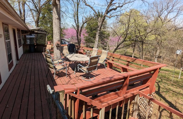 Lakeside Retreat: Serene 3-BR Cabin Nestled in Woods by Truman Lake