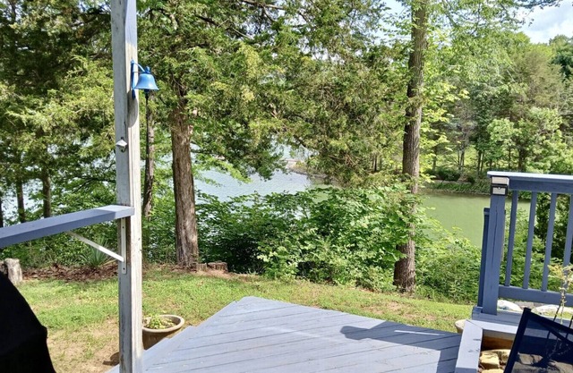 Lakeside Retreat with Lake View