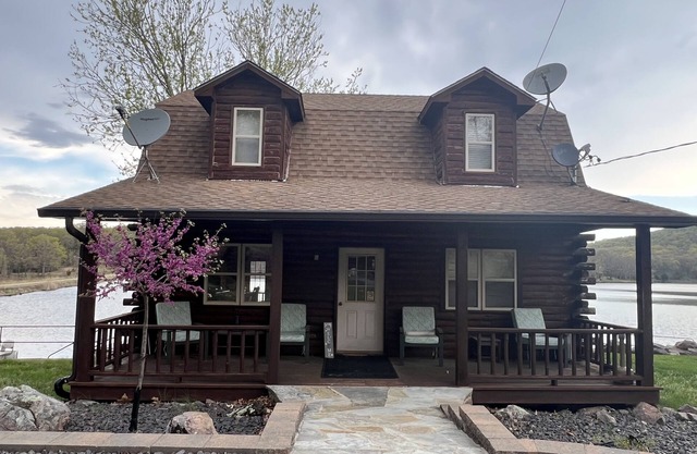 Lakeside Secluded Private Cabins, on Two Twenty Acre Lakes