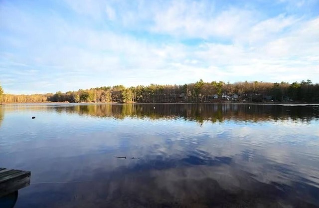 Lakeside Serenity! 3BR/2B Lake Front Retreat with Stunning Views