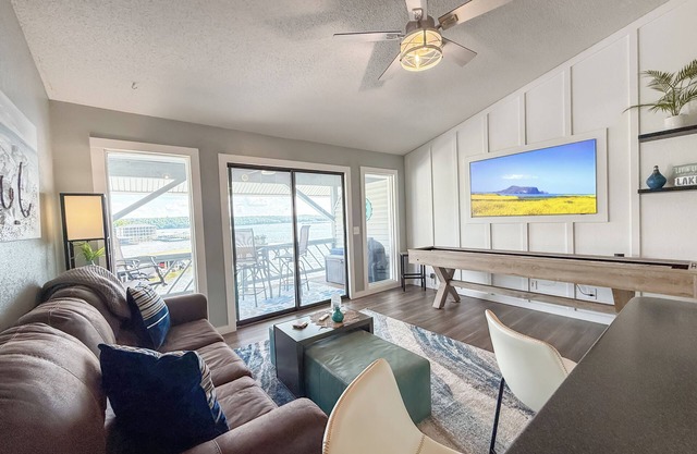 Lakeside Shuffle-Modern-Incredible Lake Views-Covered Patio-Relax & Play