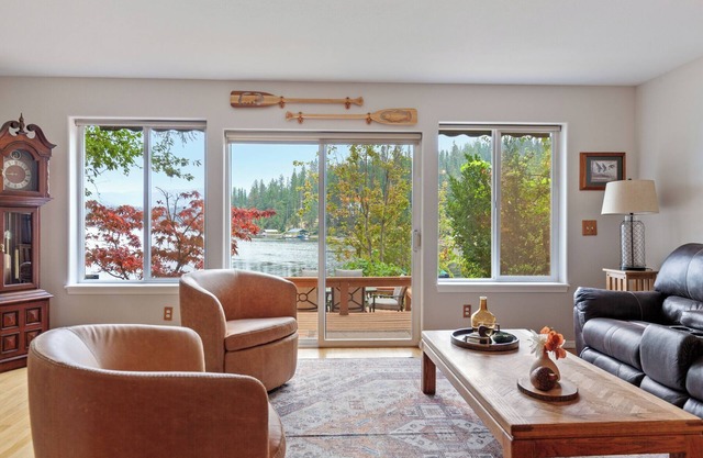 New! Waterfront| Beach| Firepit| Outdoor Dining| Dock| Boat Slip