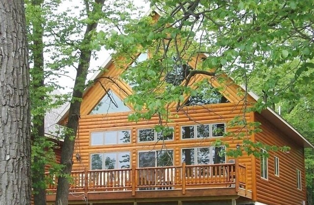 Wunderschöne Villa am See mit atemberaubenden Sonnenuntergängen (wird 6 Monate im Winter vermietet)