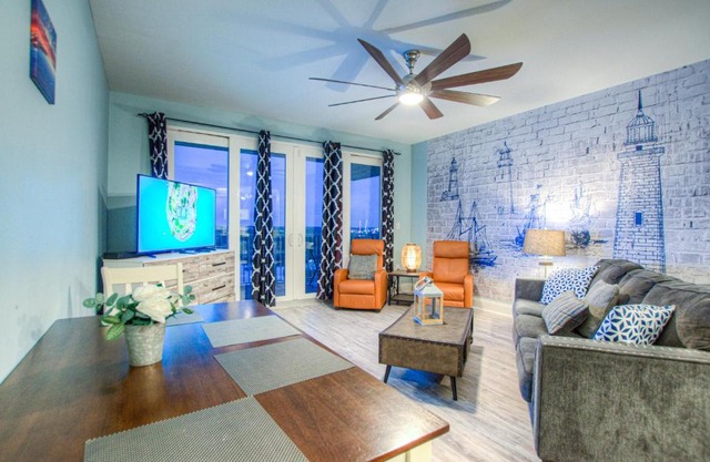 Laketown Wharf 831 By Aneliya