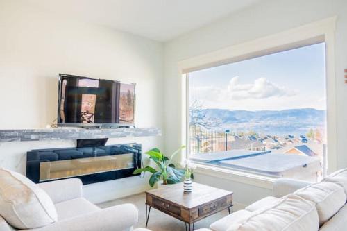 Lakeview 2-bed 2-bath Entire Suite near Summerhill Winery