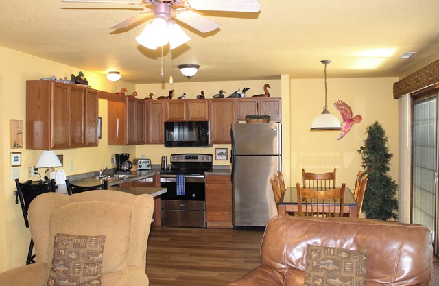 Lower 2 bed condo on Duck Lake