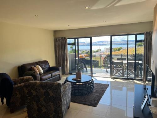Lakeview Apartment