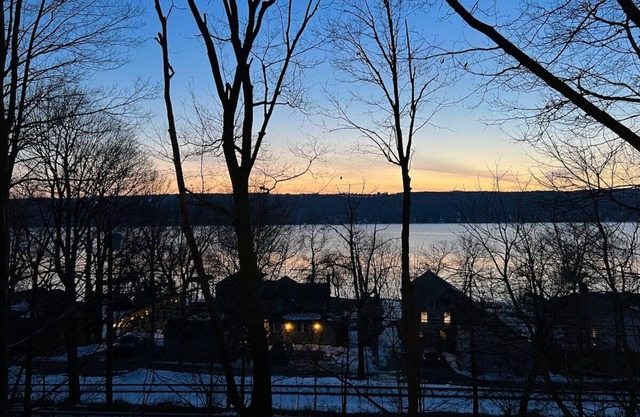 Lakeview Comfort in Prime Cayuga Spot