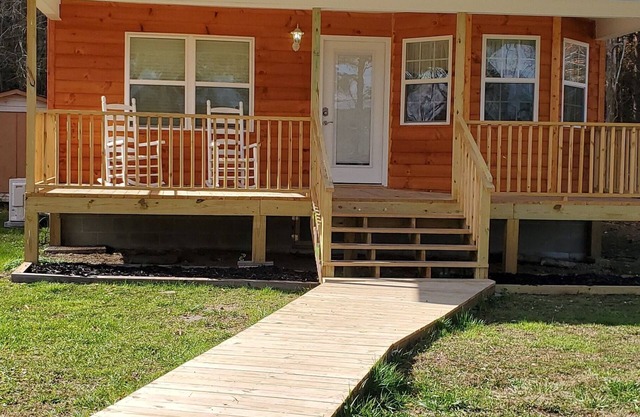 Lakeview Cottage. Directly across from lake Access with lake views.