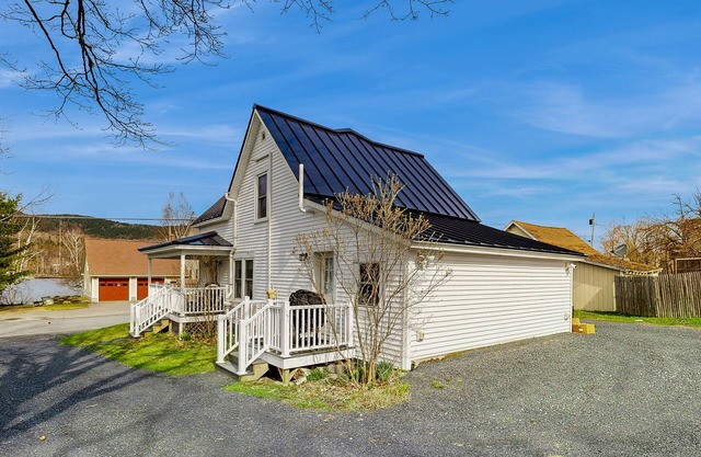 Lakeview Getaway - Trailer Parking, Walk to Ramp, Dogs Welcome & High-Speed WiFi