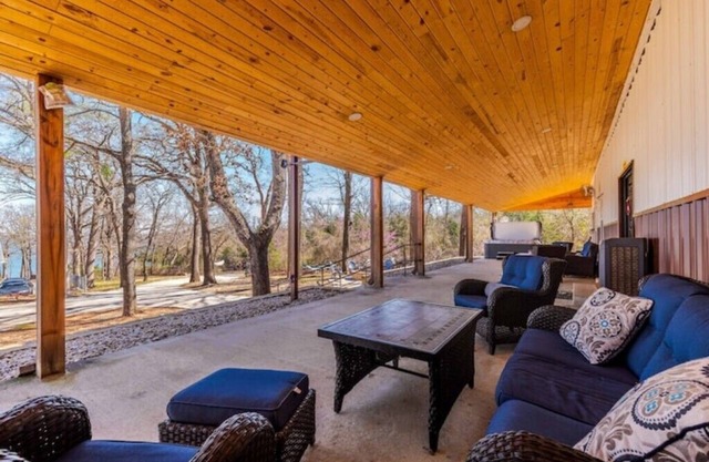 Lakeview Group Getaway Sleeps 18