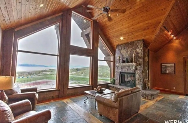 Lakeview Haven - Sleeps 28