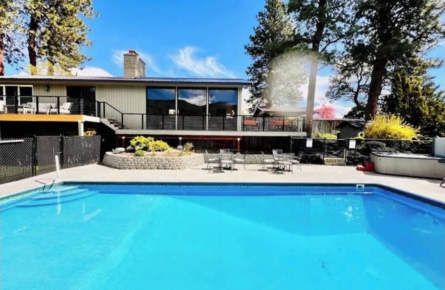Haus mit Seeblick, privatem Pool, Whirlpool und Spielzimmer
