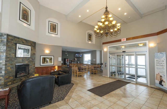 Lakeview Inns & Suites - Fort Nelson