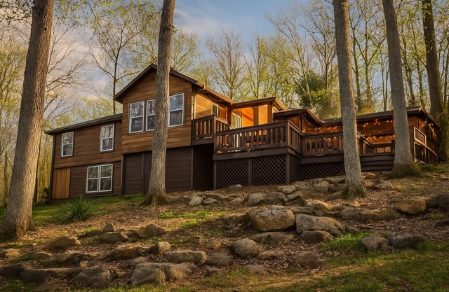 Lakeview Landing - Beautiful Lakefront Home With Dock