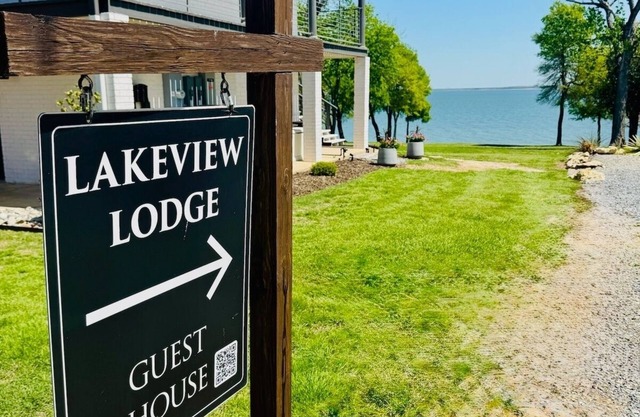 Lakeview Lodge- Beach Access!