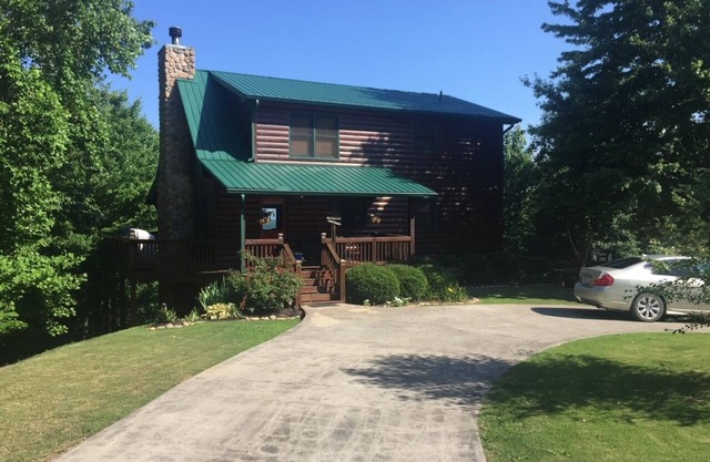 Lakeview Lodge Overlooking Carters Lake