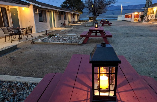 Lakeview Motel