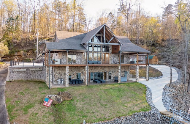 2025 DISCOUNT "LAKEVIEW": No Steps, HOT TUB, Boat/Swim Dock, Elevator